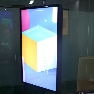 จอ LCD ภายนอกขนาด 49 นิ้วเครื่องเล่นโฆษณา LCD กลางแจ้ง 5,000nits โทเท็มโฆษณาเชิงโต้ตอบ